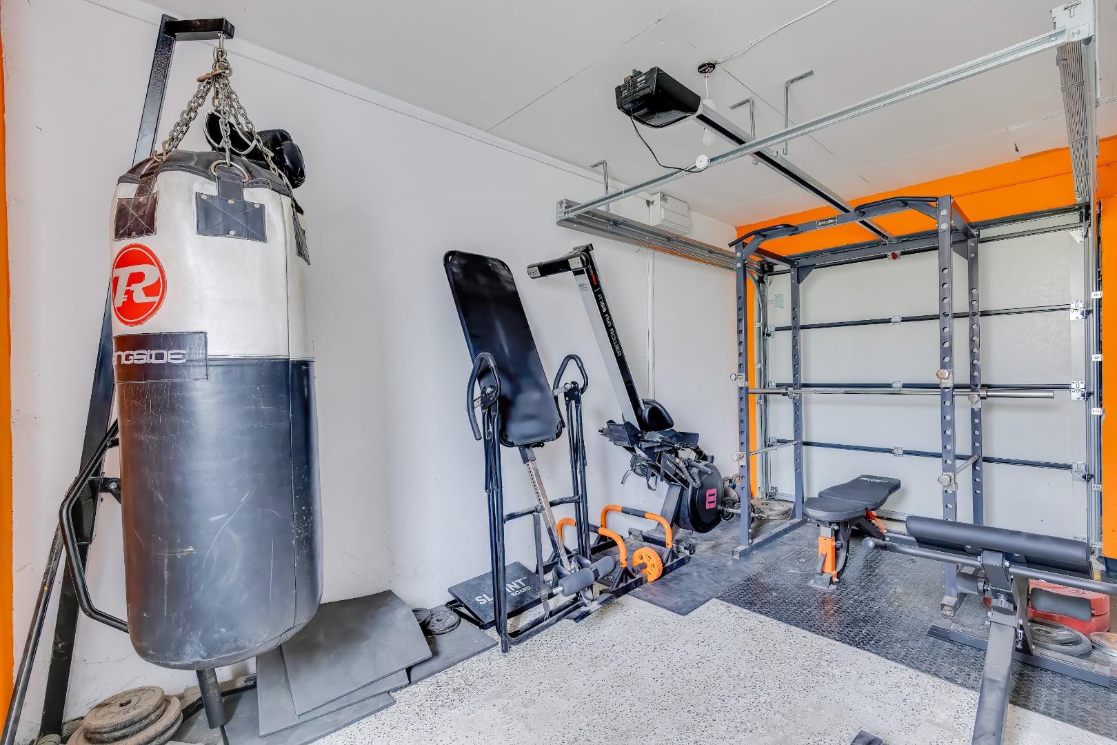 Seaview Drive, Ogmore-By-Sea, Vale of Glamorgan, CF32 0PB